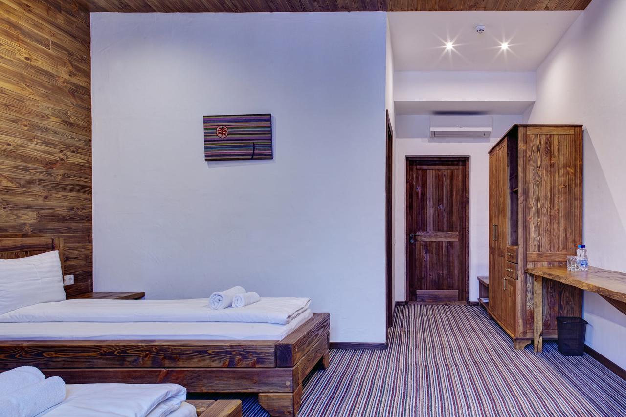 Shpatser Hotel ブライオカリチ エクステリア 写真