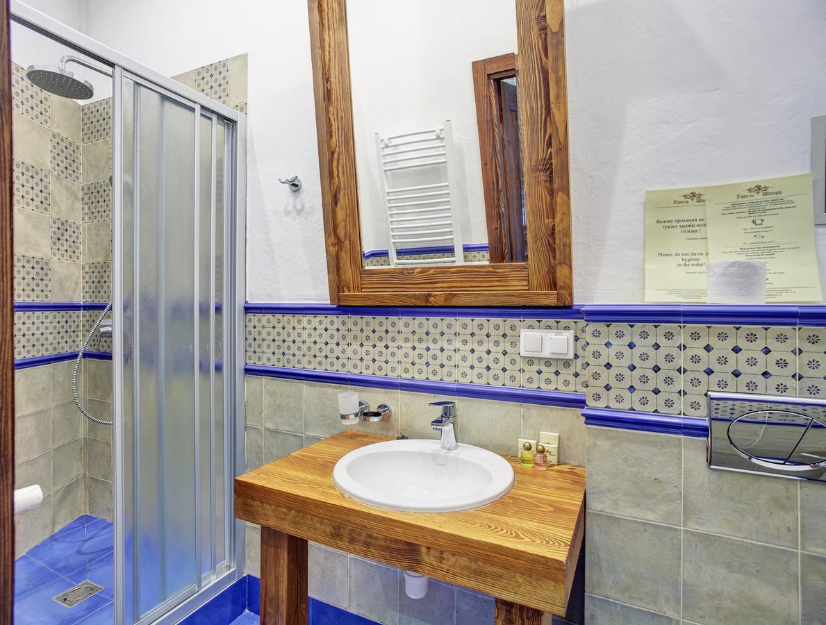 Shpatser Hotel ブライオカリチ エクステリア 写真