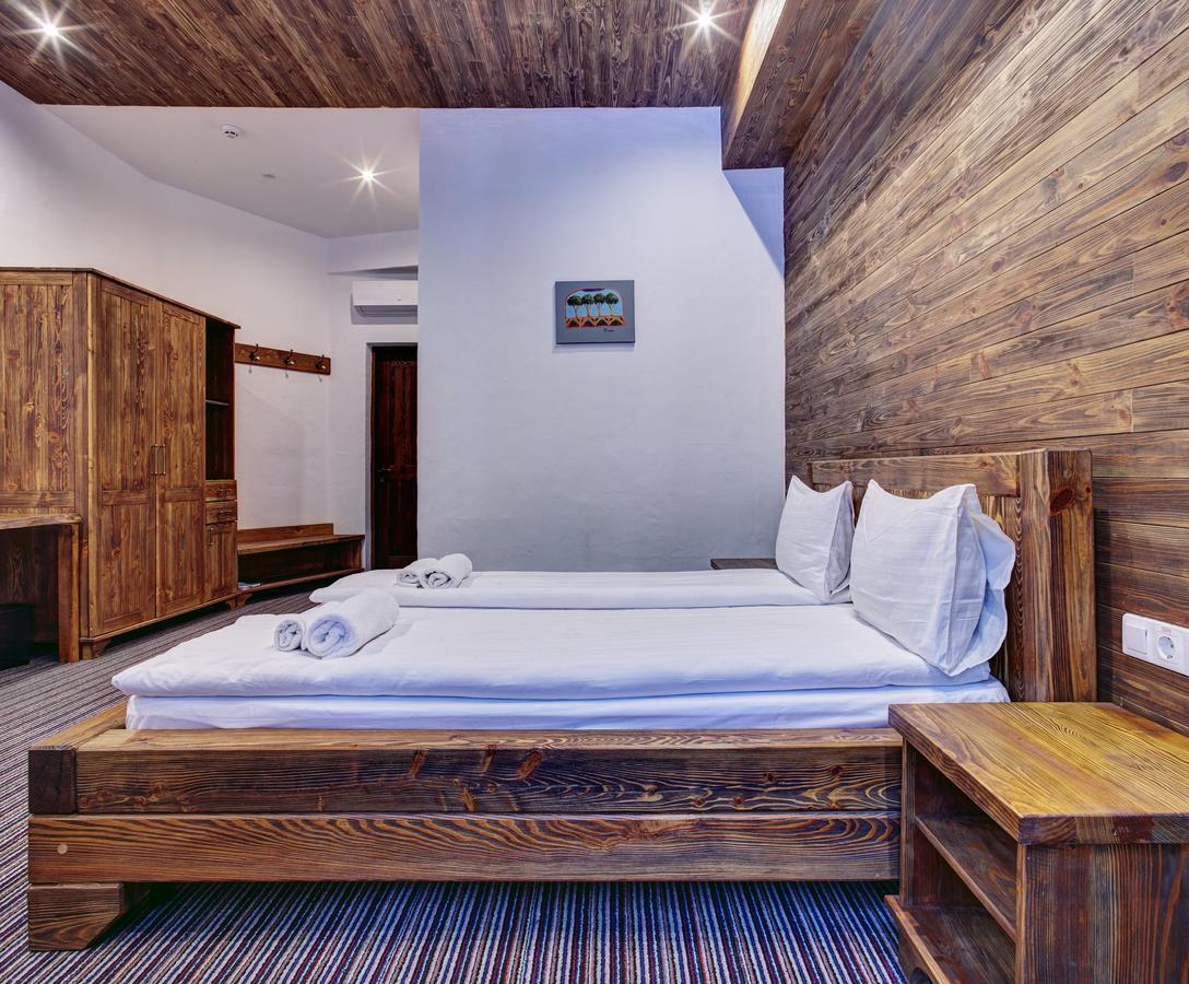 Shpatser Hotel ブライオカリチ エクステリア 写真